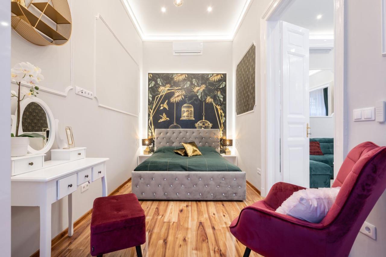 Premium Art Deco Apartment At Broadway // 4Bdr & 3Br Budapest Eksteriør billede