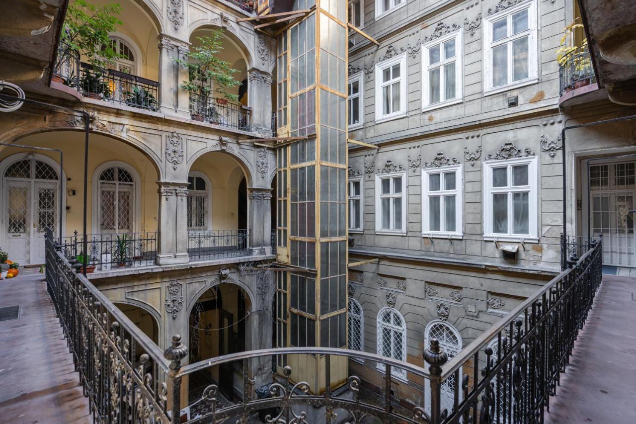Premium Art Deco Apartment At Broadway // 4Bdr & 3Br Budapest Eksteriør billede